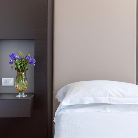 Wall Art Hotel & Residence Prato  Bagian luar foto