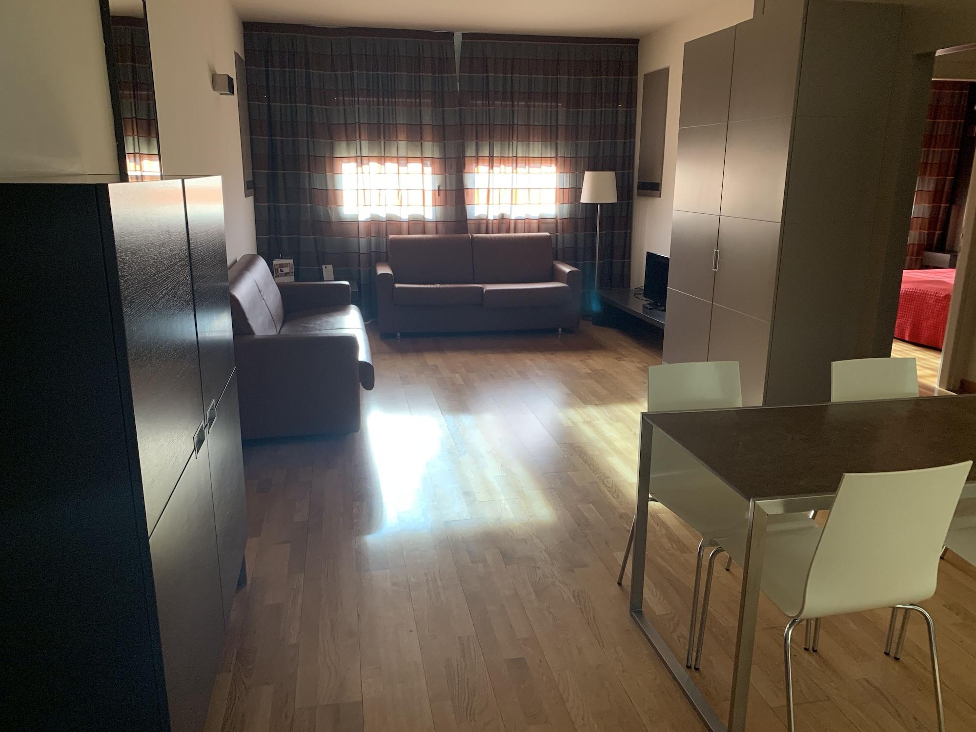 Wall Art Hotel & Residence Prato  Bagian luar foto