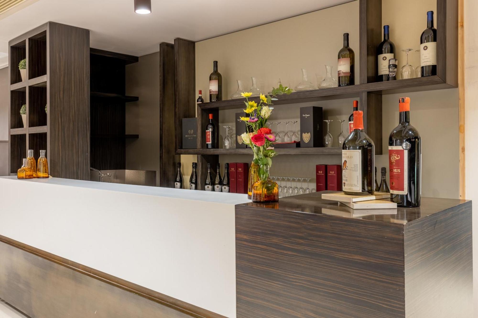 Wall Art Hotel & Residence Prato  Bagian luar foto